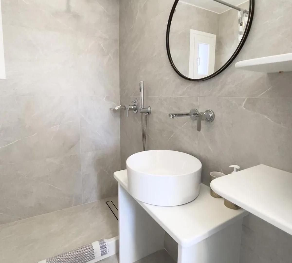 Twins Apartments By Mina Ornos  Ornos (Mykonos)